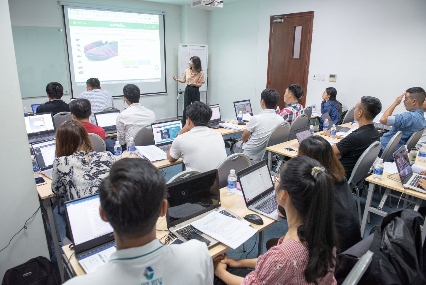 Lớp học Khóa K53